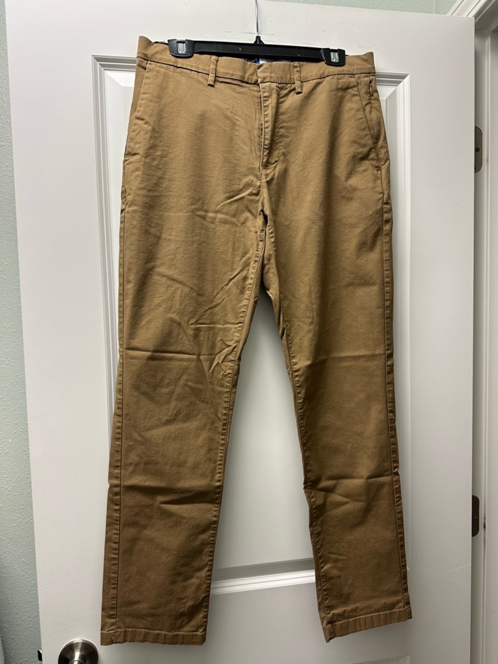 Old Navy Men's Ultimate Tech Slim Chino Pants in Tan 32x32